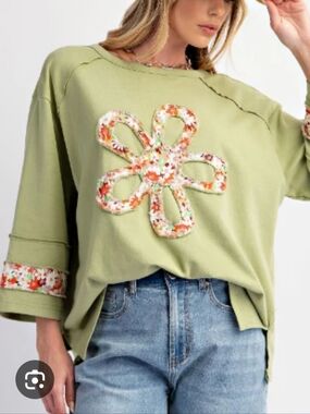 EASEL-'Meadow Top' Patchwork Flower Applique Sweatshirt in Pistachio-Size Large